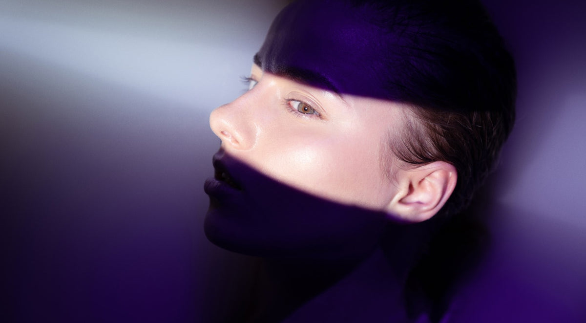 HOW BLUE LIGHT IS AFFECTING YOUR SKIN