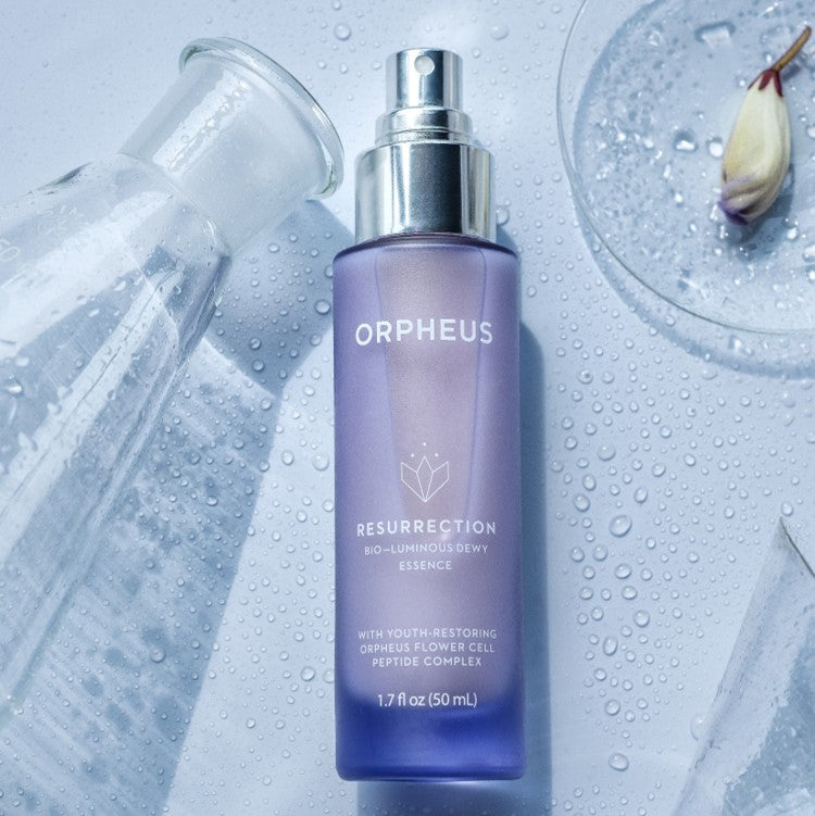 This multi-correctional silky skin essence is formulated like an active serum that replenishes, protects and adds an instant dewy glow. Skin gets a re-energizing burst of hydration, vitamin boost and an ultimate protection from harsh pollutants. And it’s super gentle—for all skin types. 